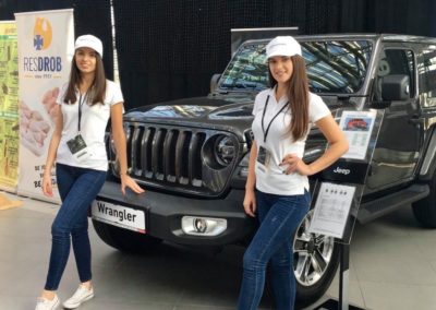 hostessy na ekspozycje samochodów Jeep