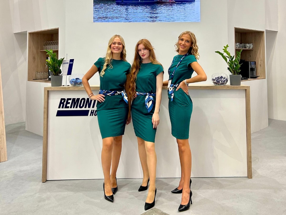 personel hostess na targi branży morskiej