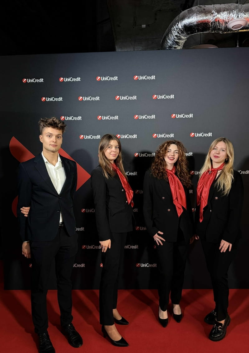 stawki godzinowe hostessy cennik